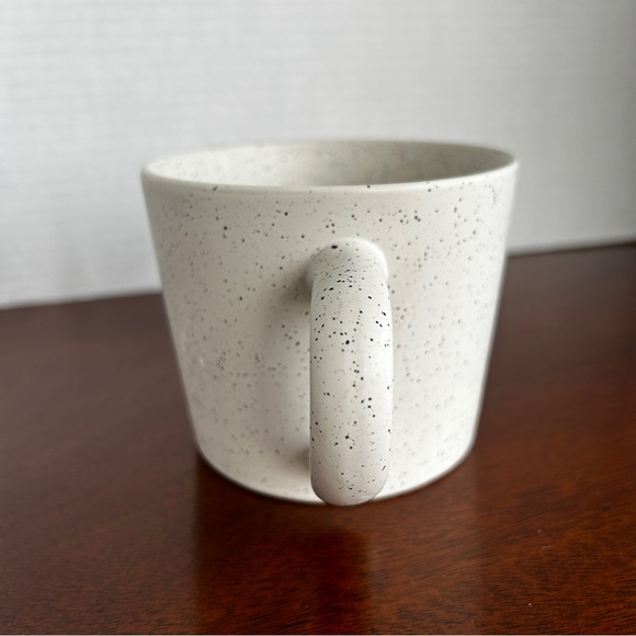 TIM HORTON'S Holiday Edition 2022 Coffee Mug Beige Speckled Tree - Picture 2 of 8